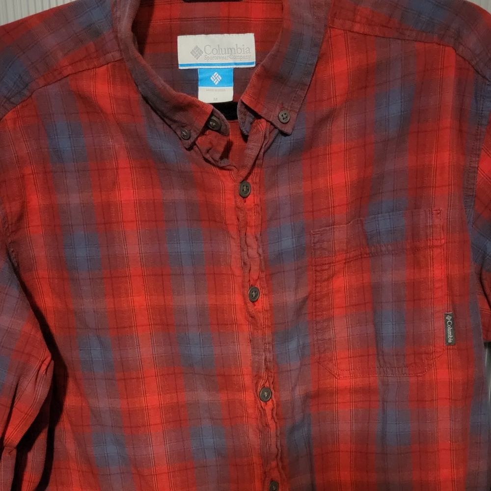 Columbia Plaid button-up men's medium striped shirt